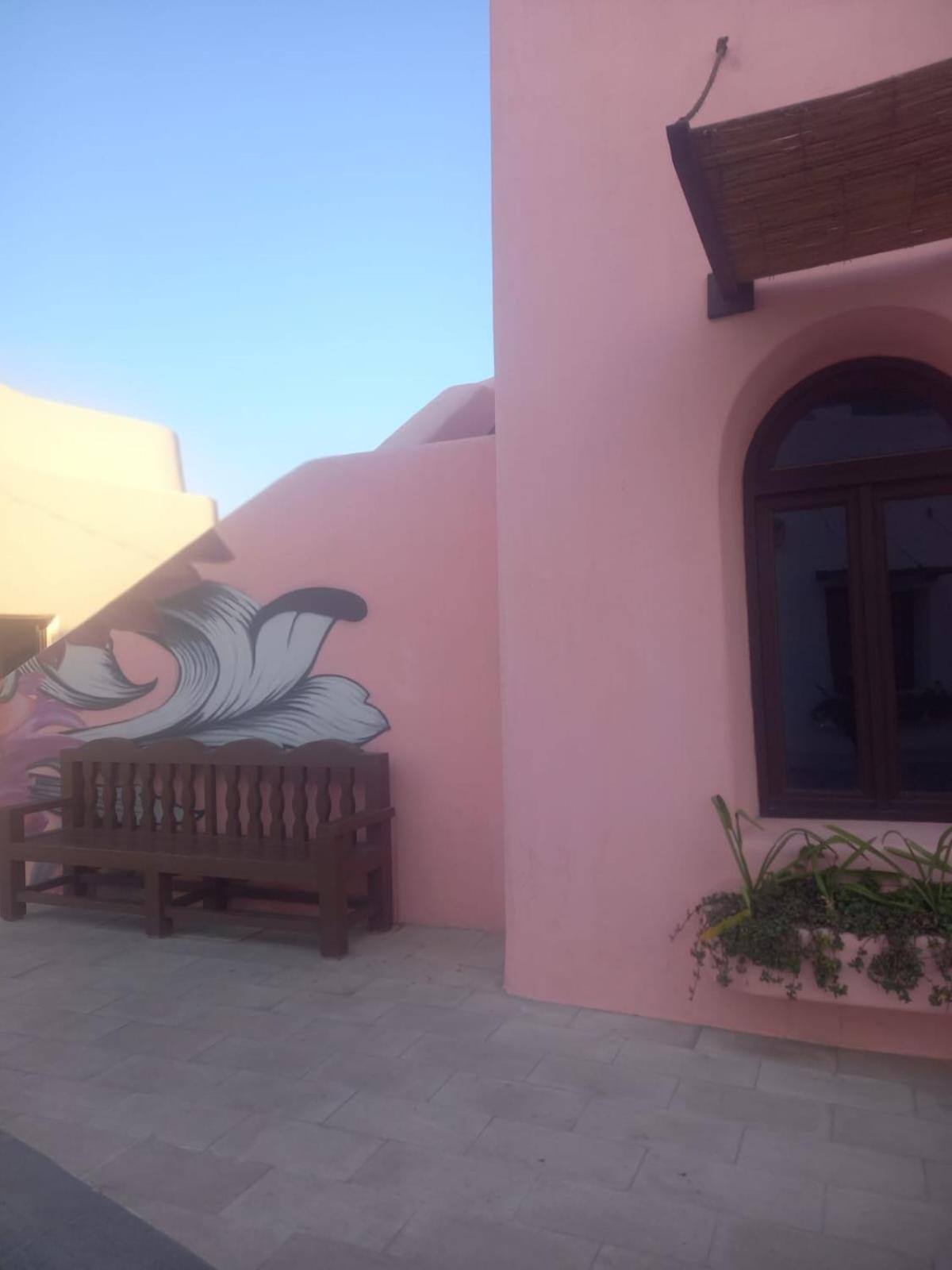 Mina Hotel And Residences By The Torch Доха Екстер'єр фото Mural at the Santa Barbara Museum of Contemporary Art